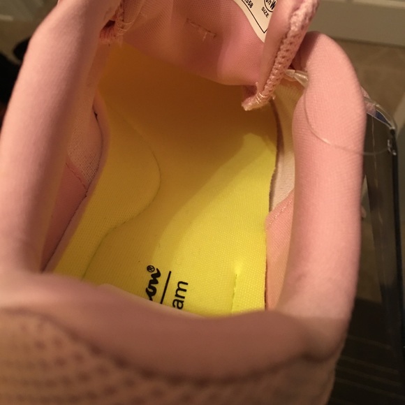 LAST 6.5W Champion Light Pink Women's Gusto Runner - Picture 7 of 8